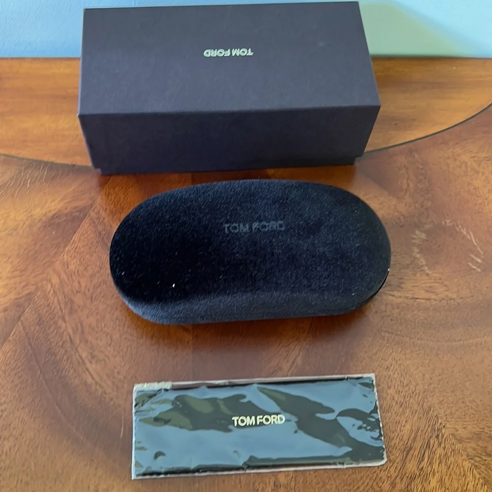 TOM FORD Medium Dark Brown Sunglass Case, NWOT - Picture 8 of 10